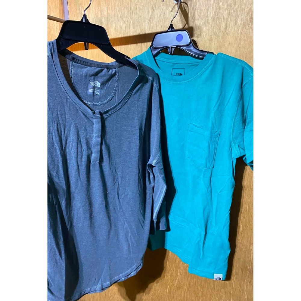 Men's North Face TShirt and Long Sleeved Tshirt, Size Small